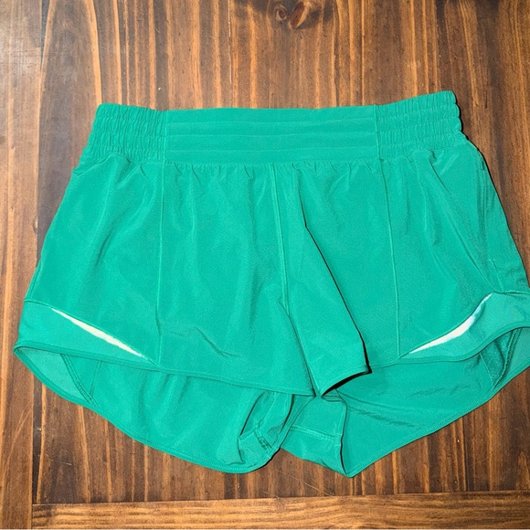 lululemon athletica Pants - Lululemon Athletica Hotty Hot HR 2.5 in